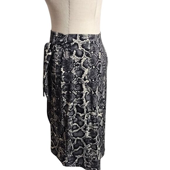 Show Me Your MUMU Black and White Stretch Wrap Style Skirt - Picture 6 of 7